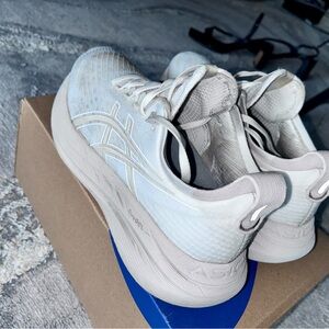 ASICS Cream Nimbus 27 Shoes